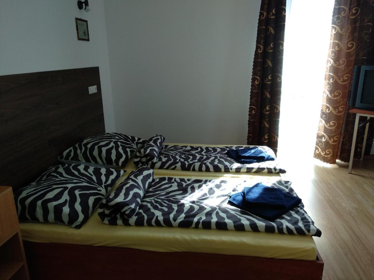 Acopark Vendeghaz Hotel Debrecen Luaran gambar
